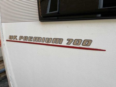 2012 Hobby UK Premium 700
